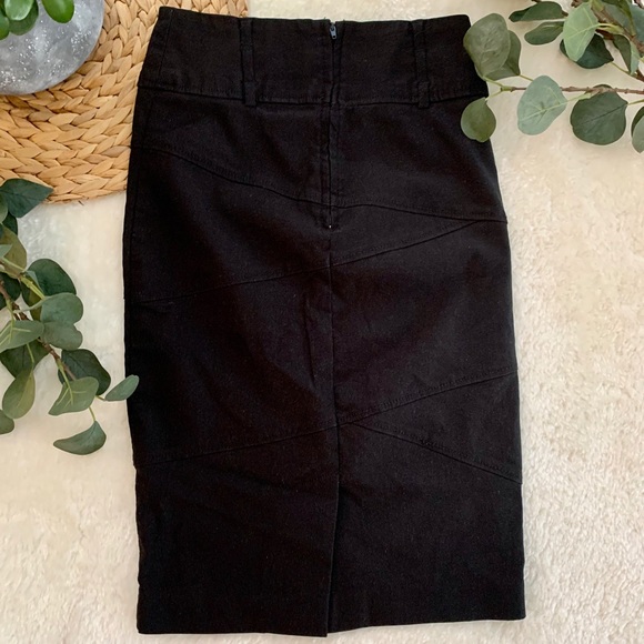 Black pencil skirt - Picture 2 of 5